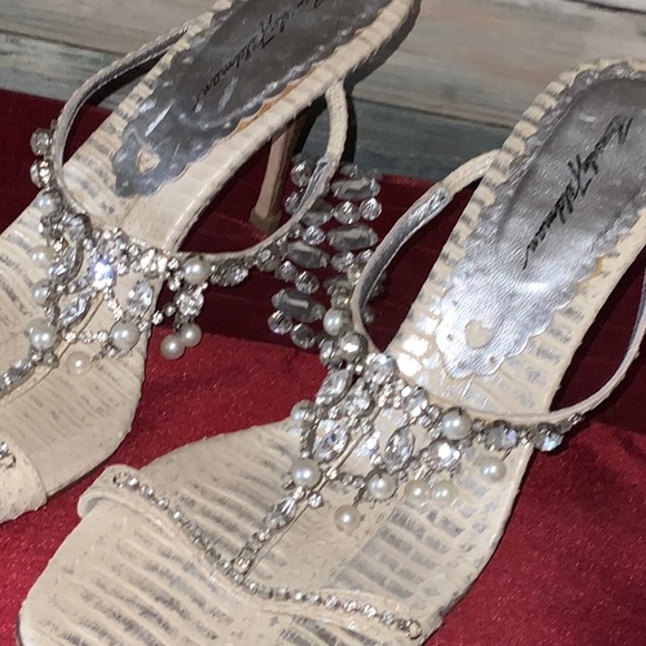 Beverly Feldman Heeled Sandals - Picture 2 of 9